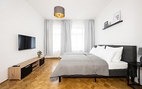 Moderne 3Zimmer Wohnung mit Netflix und Balkon